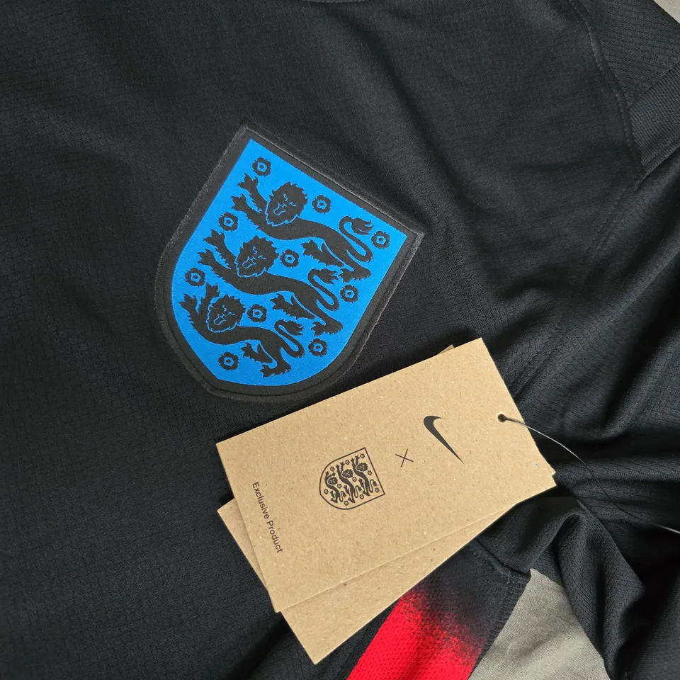 ENGLAND NATIONAL TEAM NIKE AWAY STADIUM SHIRT 2025 – WALSH #4 (SIZE S)
