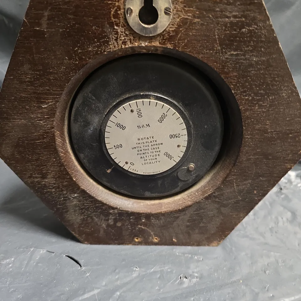 VINTAGE STORMGUIDE WEATHER DIAL IN OCTAGONAL WALNUT WOODEN CASE