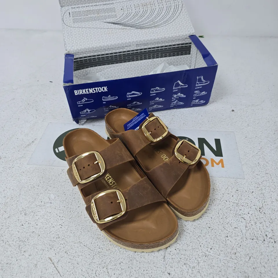 BIRKENSTOCK ARIZONA BIG BUCKLE SANDALS – COGNAC, UK 7 (EU 40)