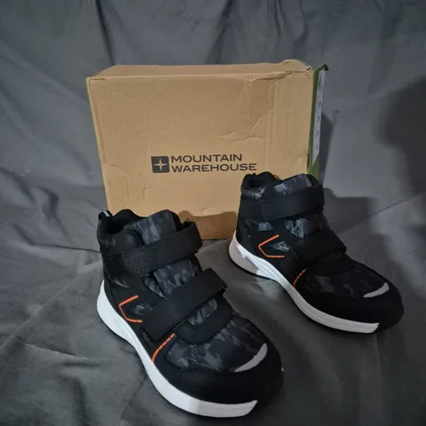 BOXED PAIR OF MOUNTAIN WAREHOUSE BLACK/ORANGE VELCRO WALKNG BOOTS UK 2