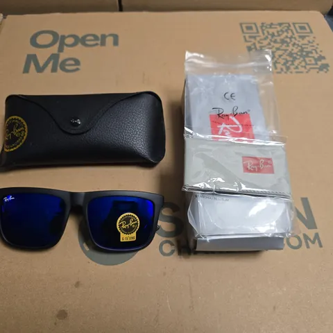 BOXED PAIR OF RAY-BAN SUNGLASSES WITH BLACK FRAME AND BLUE MIRRORED G-15 LENSES