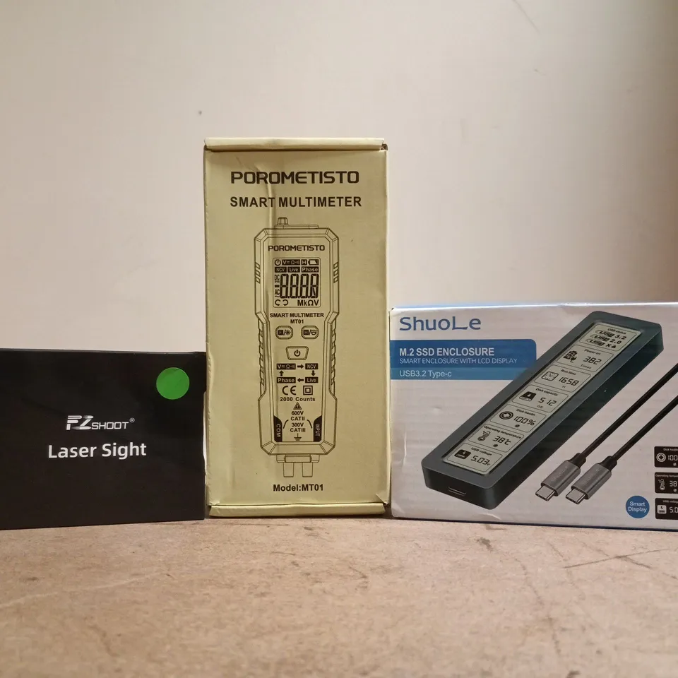 APPROXIMATELY 10 ASSORTED ELECTRICAL ITEMS TO INCLUDE SSD ENCLOSURE, SMART MULTIMETER, LASER SIGHT, ETC
