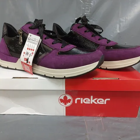 BOXED PAIR OF RIEKER ZIP TRAINERS IN AMETHYST/BLACK SIZE 6.5