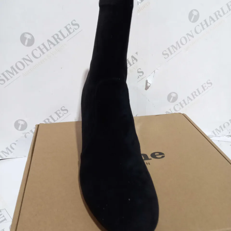 BOXED DUNE JEWEL HEELED SHOES IN BLACK - UK SIZE 6
