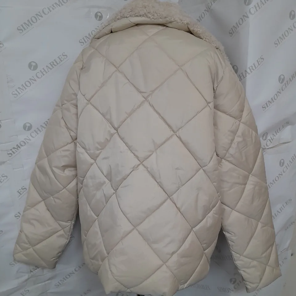 BARBOUR INTERNATIONAL QUILTED FUR COLLAR JACKET IN JASMINE SIZE 10