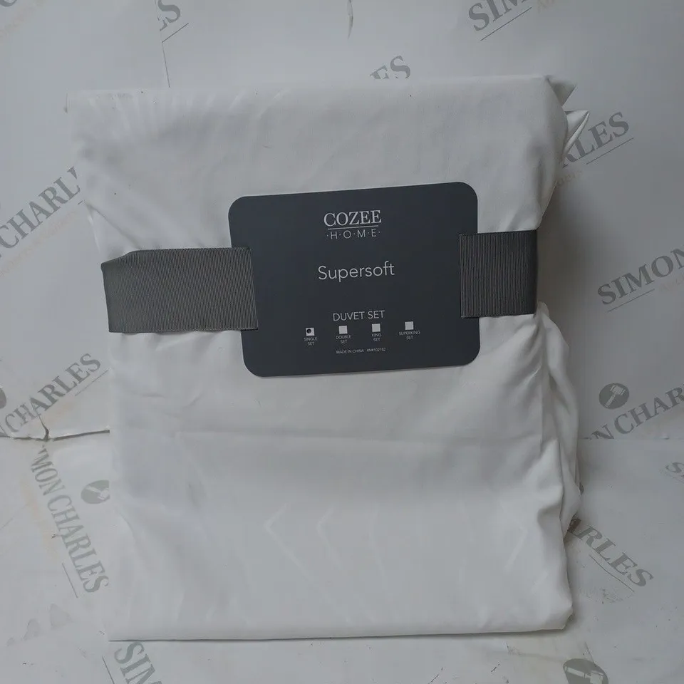 OUTLET SUPERSOFT BY COZEE HOME EMBOSSED DIAMOND DUVET SET IN WHITE - SINGLE 