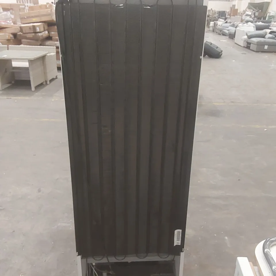 INDESIT RE326A FREESTANDING REFRIGERATOR