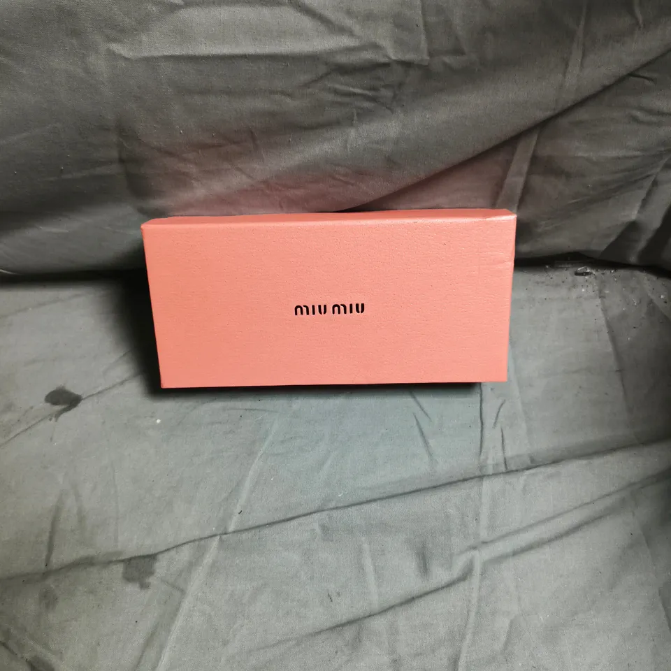 MIU MIU SUNGLASSES – TORTOISESHELL FRAME WITH PINK CASE