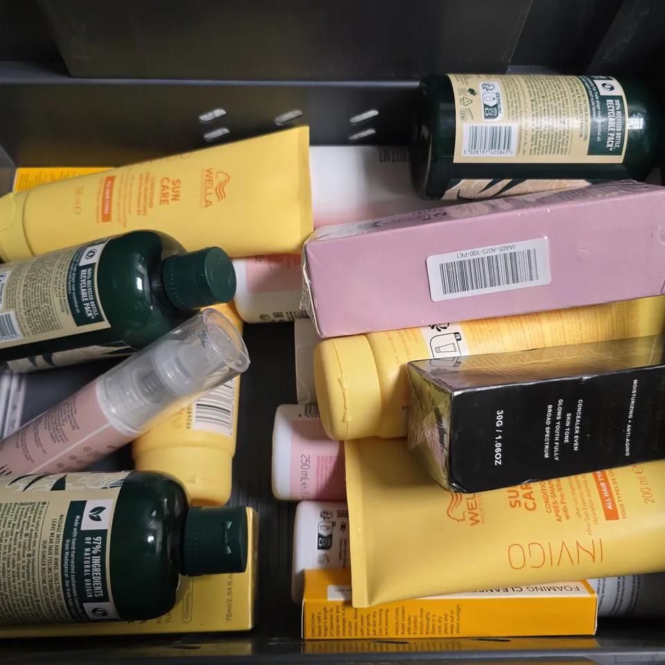 APPROXIMATEY 12 HEALTH AND BEAUTY PRODUCTS TO INCLUDE TONING MIST, SUN CARE, AND SQUATCH CONDITIONER ETC. - COLLECTION ONLY
