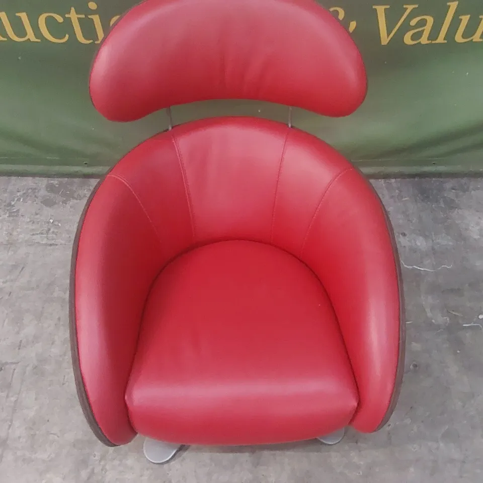 QUALITY DESIGNER ITALIAN MADE LEATHER UPHOLSTERED COCONUT SWIVELLING ARMCHAIR WITH SUEDE BACK AND REMOVABLE HEADREST