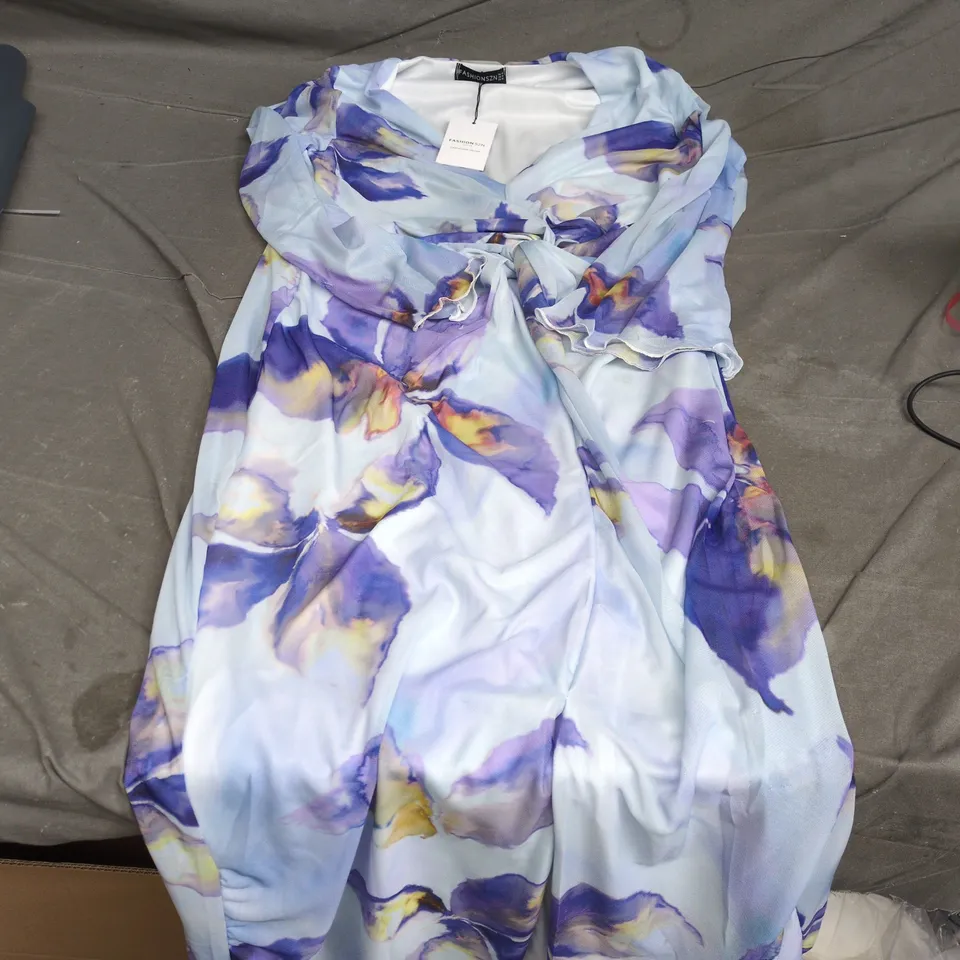 FASHION SZN CURVE LADIES' DRESS – LIGHT BLUE FLORAL PRINT SIZE 14