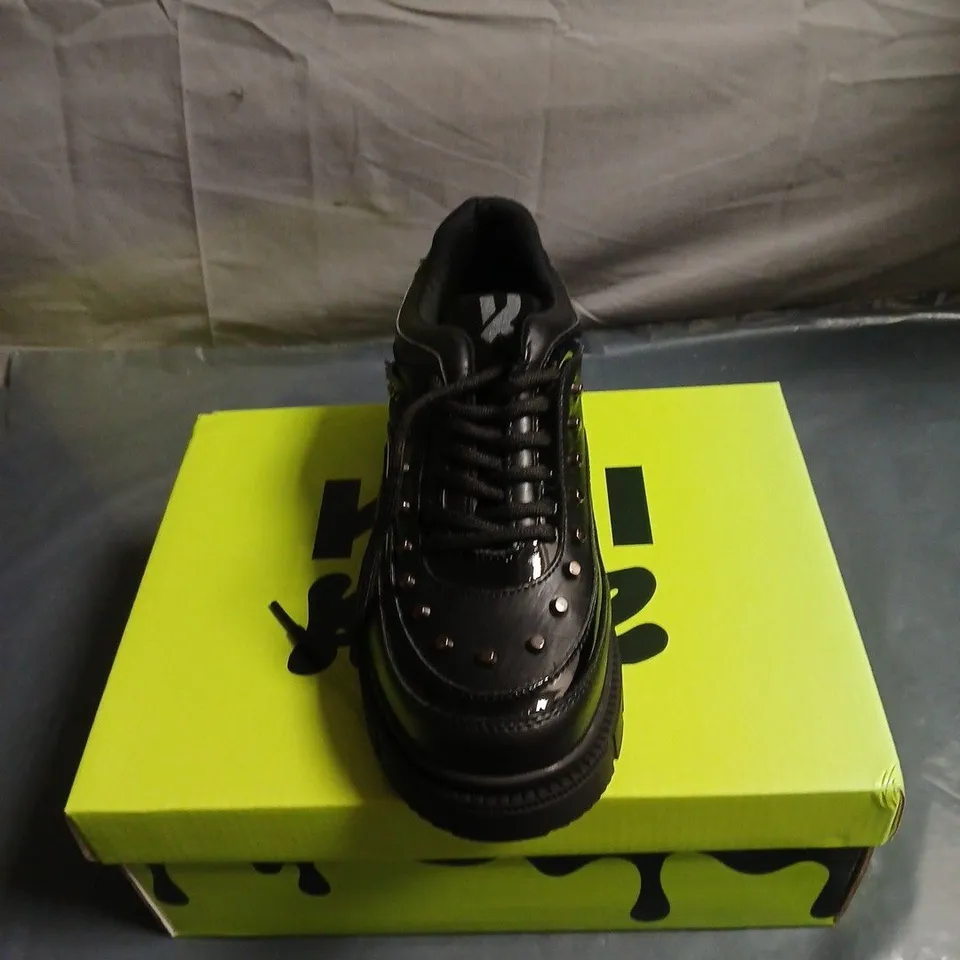 KOI KIDZ BLACK PATENT LEATHER PLATFORM SNEAKERS WITH STUDS – FASHION TRAINERS, SIZE 2