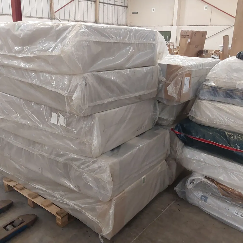 PALLET TO CONTAIN APPROXIMATELY 9 DIVAN BASE PARTS - VARIOUS SIZES, CONDITIONS, BRANDS ECT