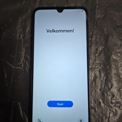 SAMSUNG MOBILE PHONE - BLACK