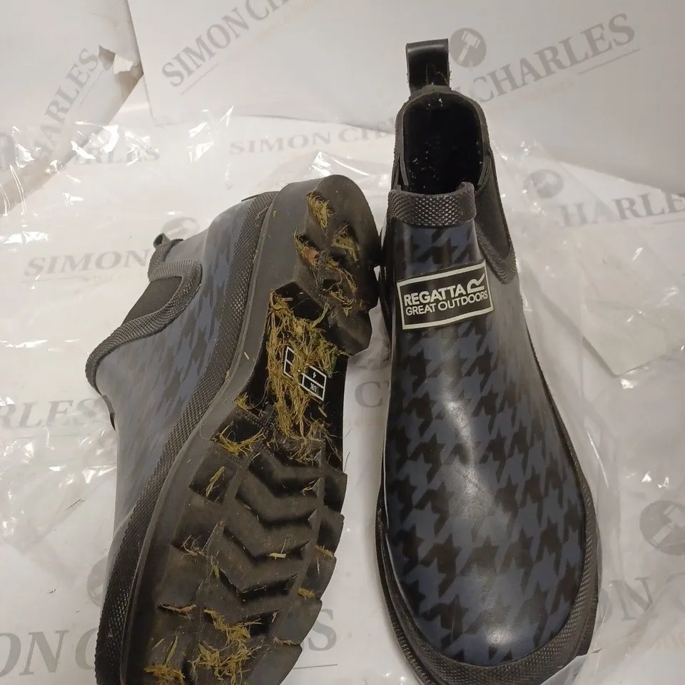 REGATTA LADY HARPER BOOTS SIZE 4