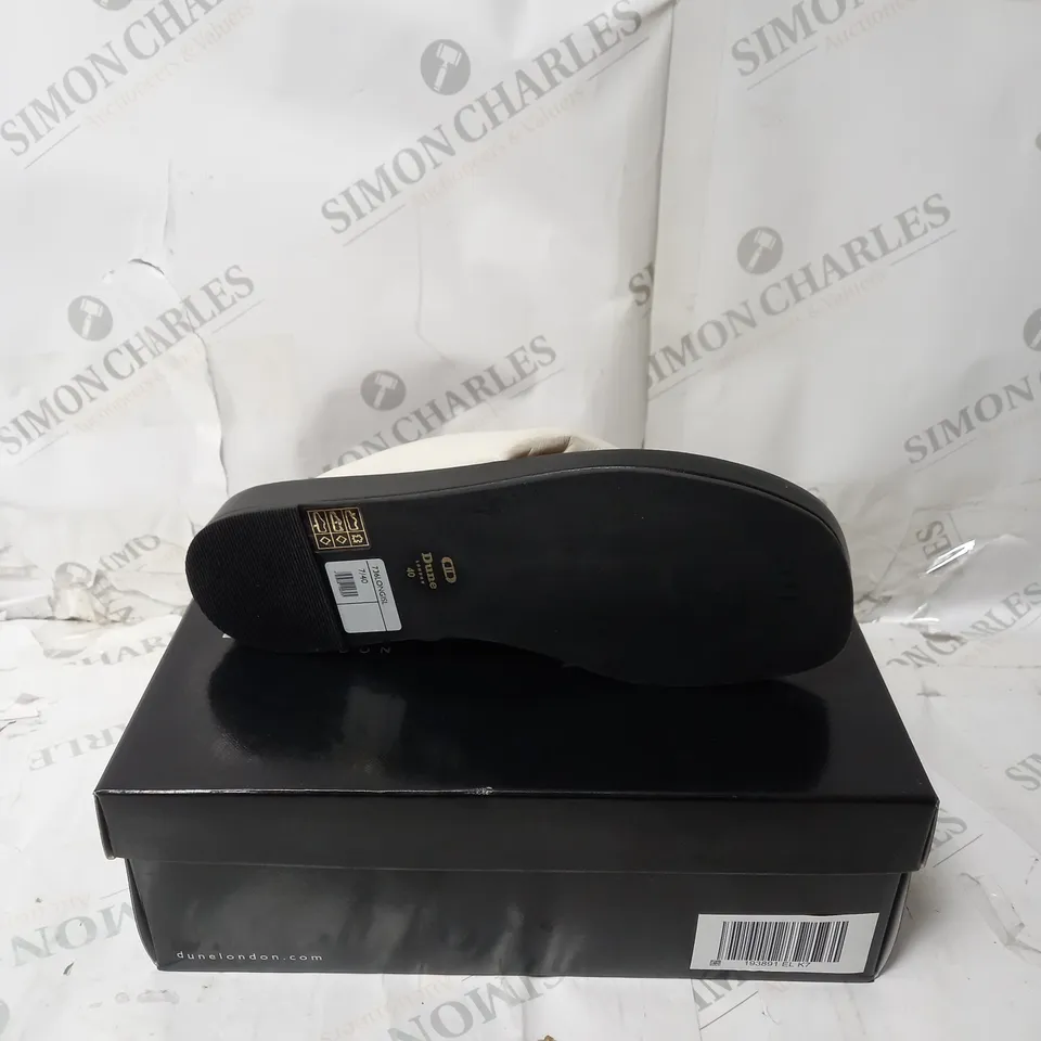 DUNNE LONDON TOE POST SANDALS SIZE 7