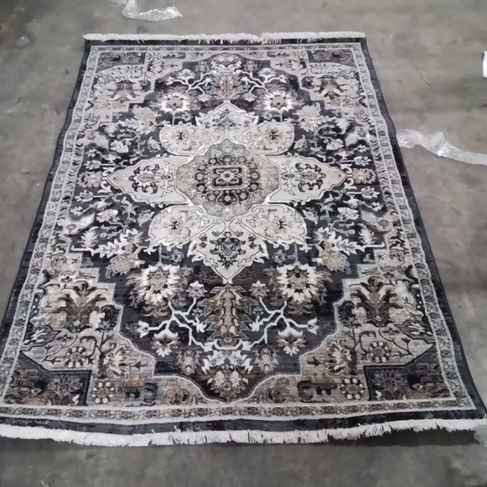 QUALITY DESIGNER AREA RUG - APPROXIMATELY 180X120CM