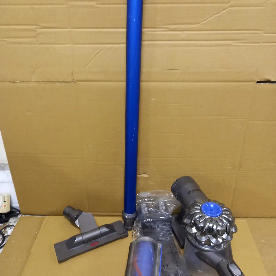 DYSON CORDLESS VACUUM CLEANER 