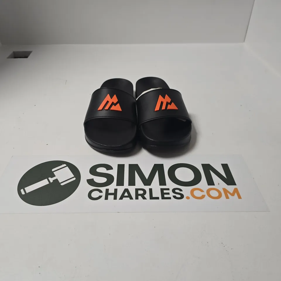 UNBOXED PAIR OF MONTIREX JUNIOR SLIDES IN BLACK - UK 5