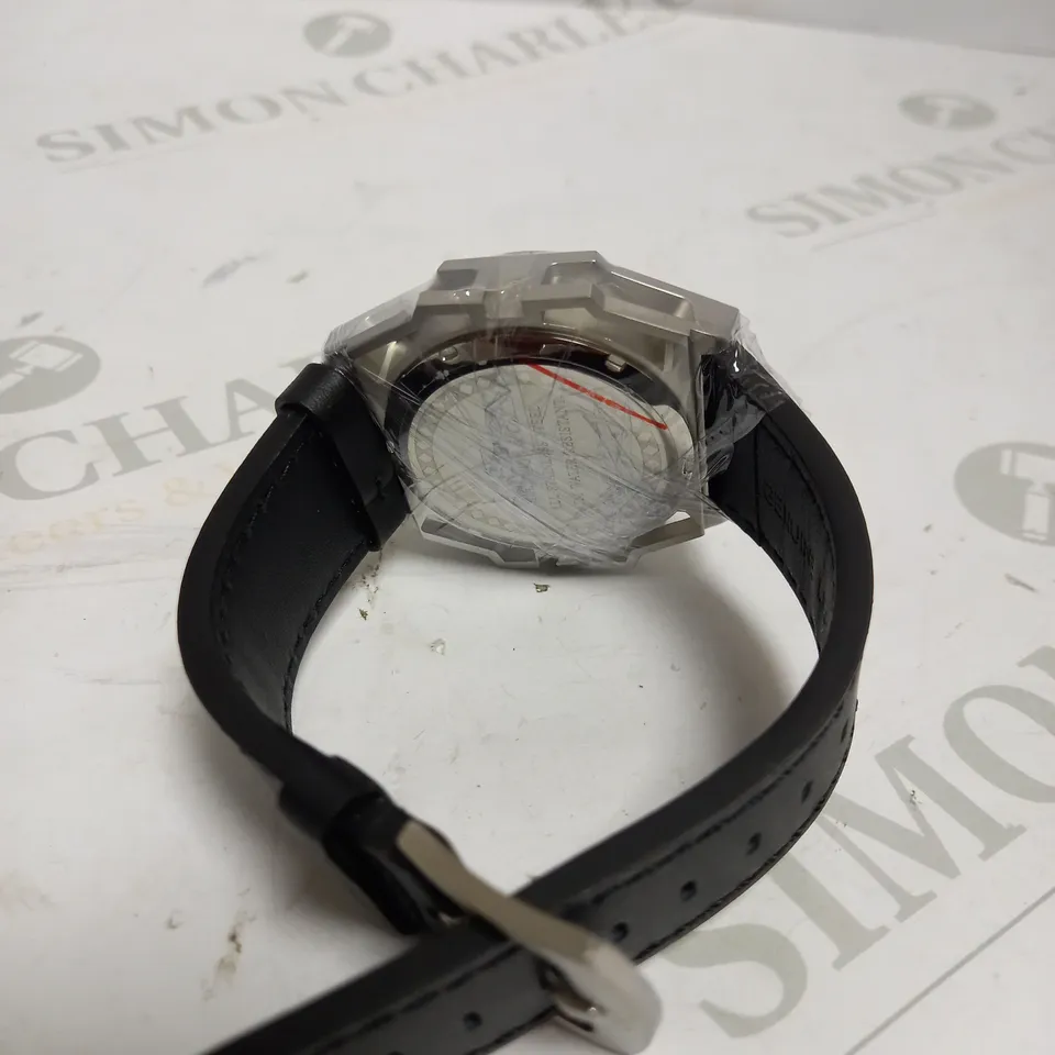 MEN’S ZIHLMANN & CO CHRONOGRAPH WATCH – MODEL ZC100 – STAINLESS STEEL CASE – SILVER DIAL WITH SUB DIALS – 5ATM WATER RESISTANT – BLACK GENUINE LEATHER STRA