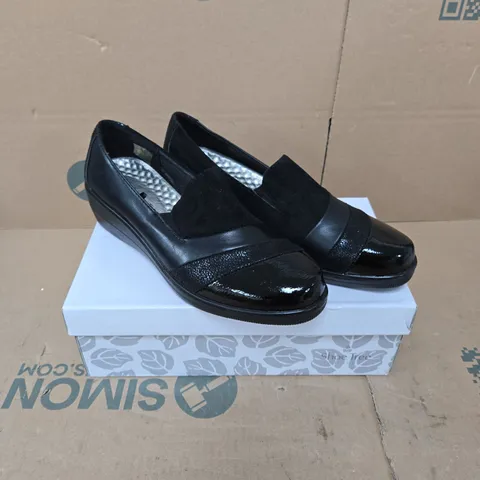  SHOE TREE COMFORT NERISSA WOMEN'S BLACK SLIP-ON SHOES - 7