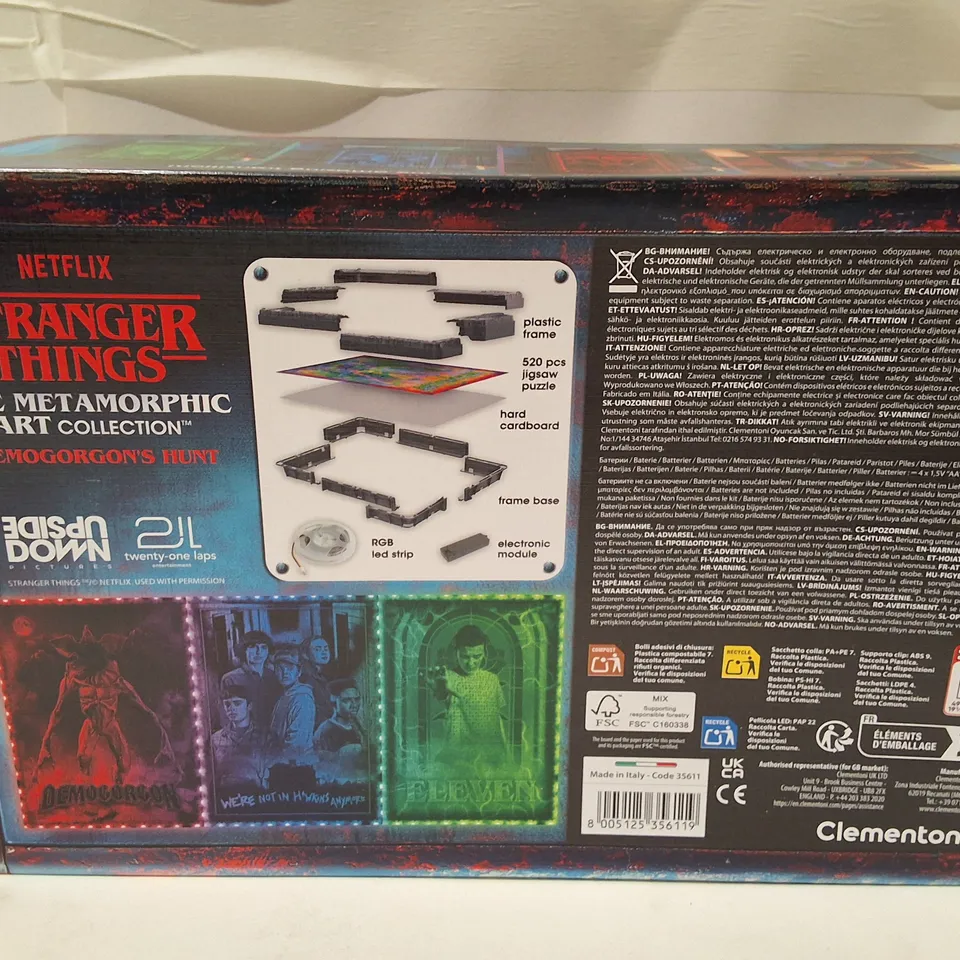 STRANGER THINGS METAMORPHIC ART COLLECTION – DEMOGORGON’S HUNT PUZZLE WITH LED FRAME (520 PIECES) – CLEMENTONI