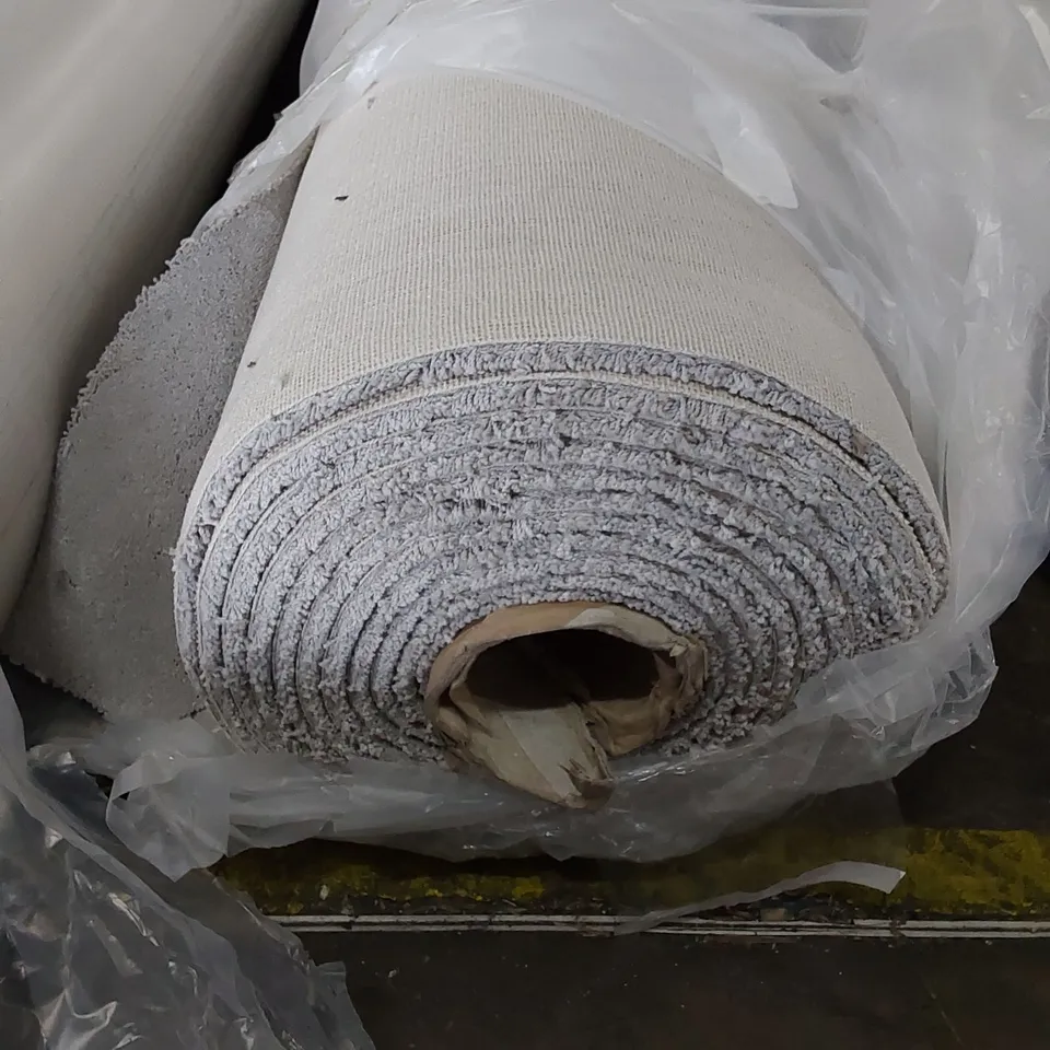 ROLL OF QUALITY EC HEARTLAND ULTRA FRANKLEY CARPET // SIZE: APPROXIMATELY 9 X 5m