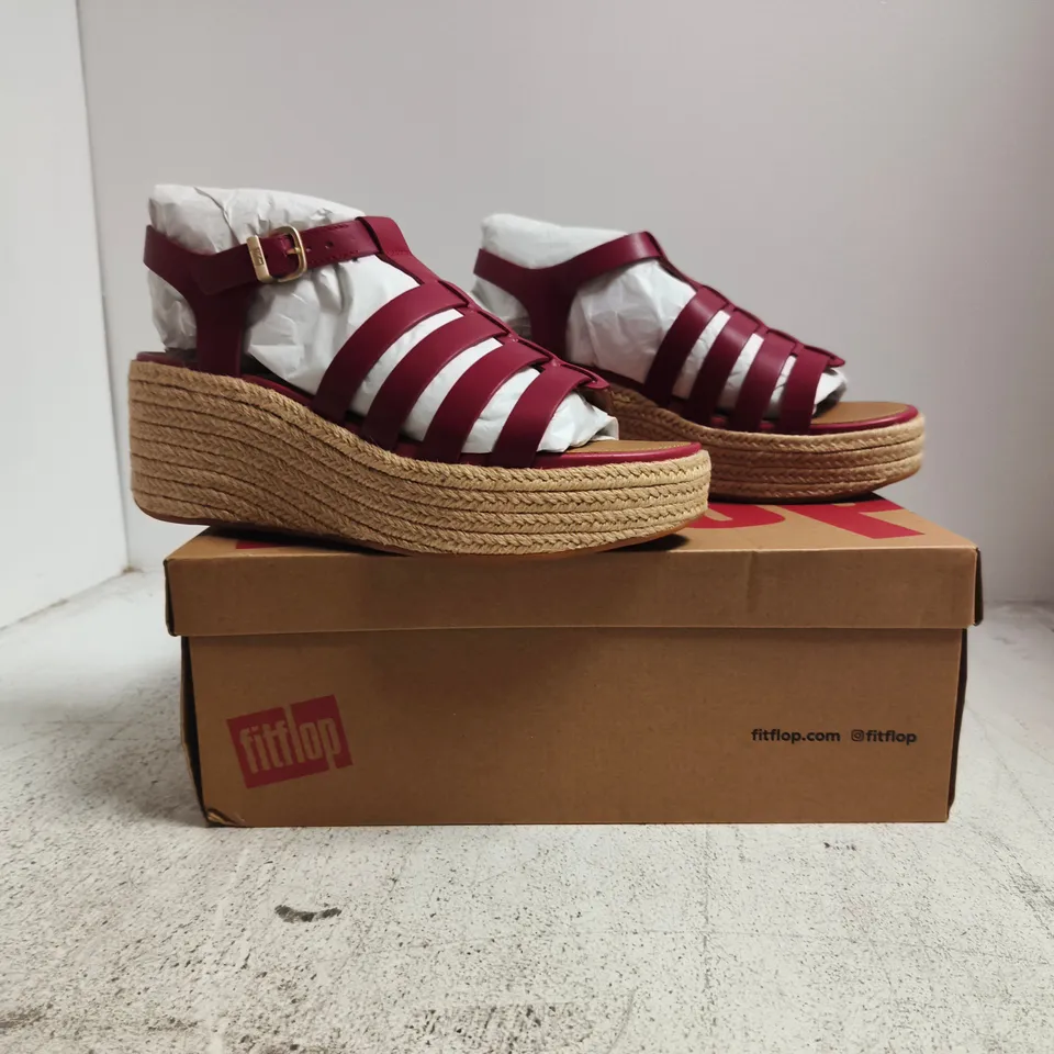 BOXED PAIR OF FITFLOP PLATFFORMS ESPADR LEATHER FISHERMAN WEDGE SANDALS IN BURNT BERRY SIZE UK 7