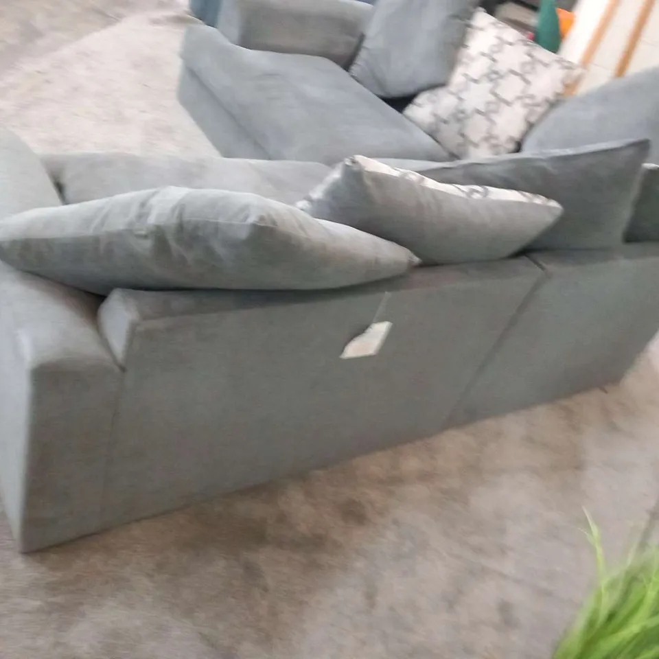 DESIGNER GREY FABRIC CORNER SOFA WITH SCATTER CUSHIONS