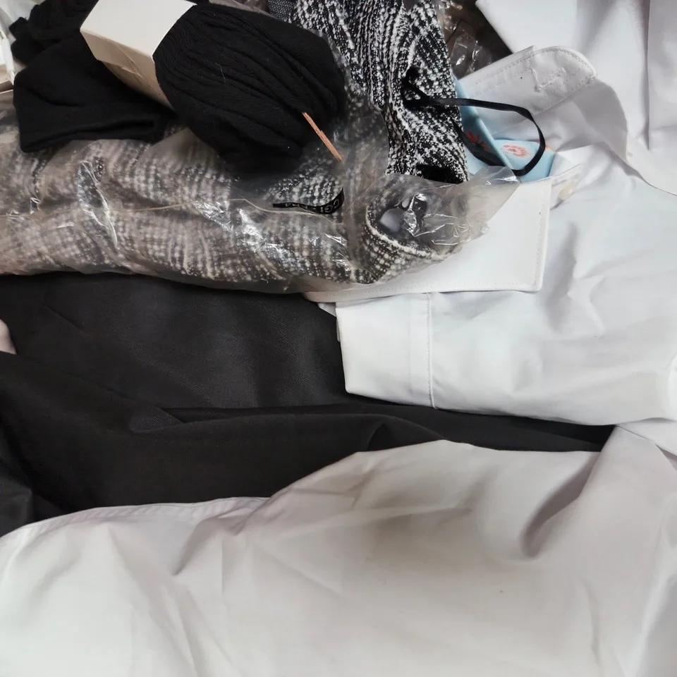 APPROXIMATELY 20 ASSORTED CLOTHING AND FASHION PRODUCTS IN VARIOUS STYLES AND SIZES - COLLECTION ONLY