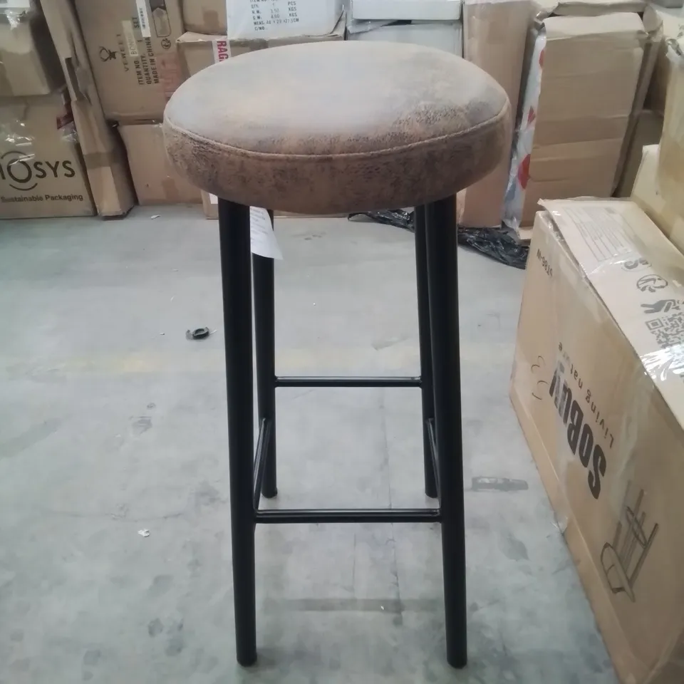 QUALITY DESIGNER FAUX LEATHER UPHOLSTERED BROWN SIDE/BAR STOOL