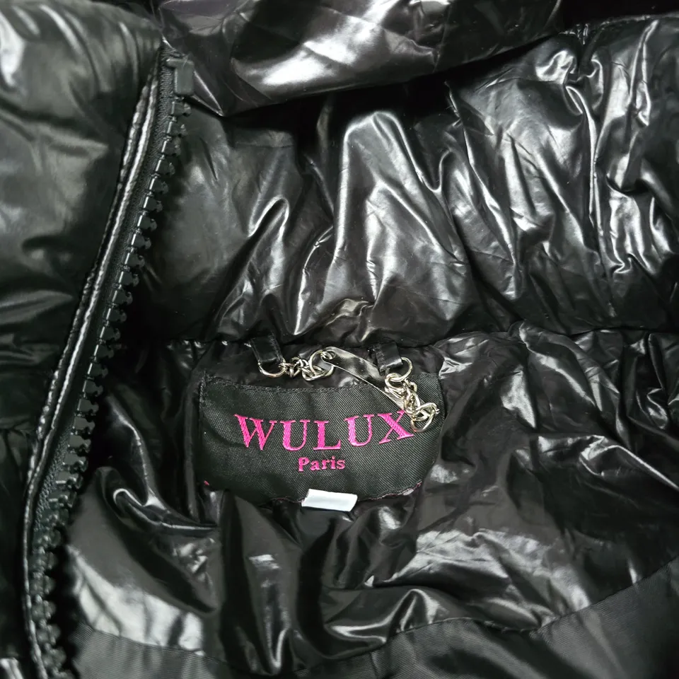WULUX PARIS BLACK PUFFER JACKET WITH FUR TRIM HOOD – QUILTED, ZIP FRONT LARGE
