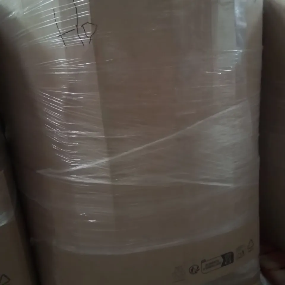PALLET CONTAINING A LARGE QUANTITY OF HOSES