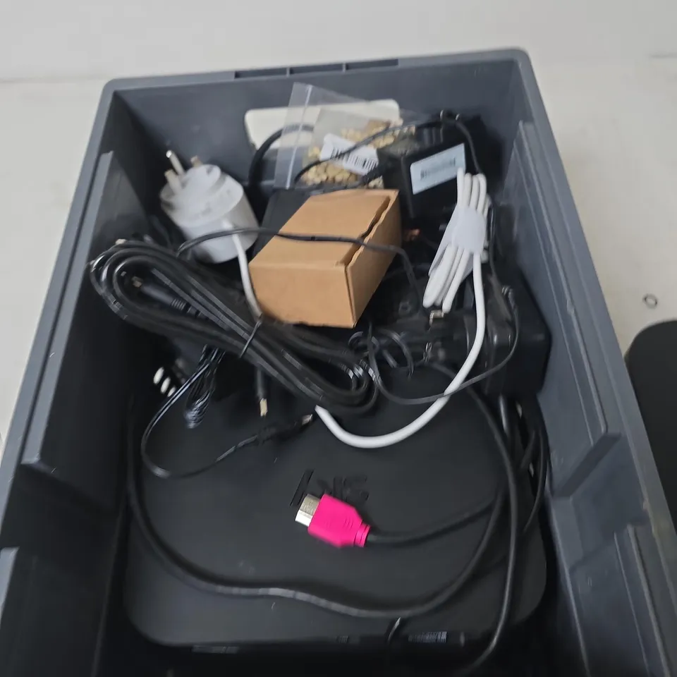TOTE OF APPROXIMATELY 10 ASSORTED ITEMS TO INCLUDE: SKY BOX