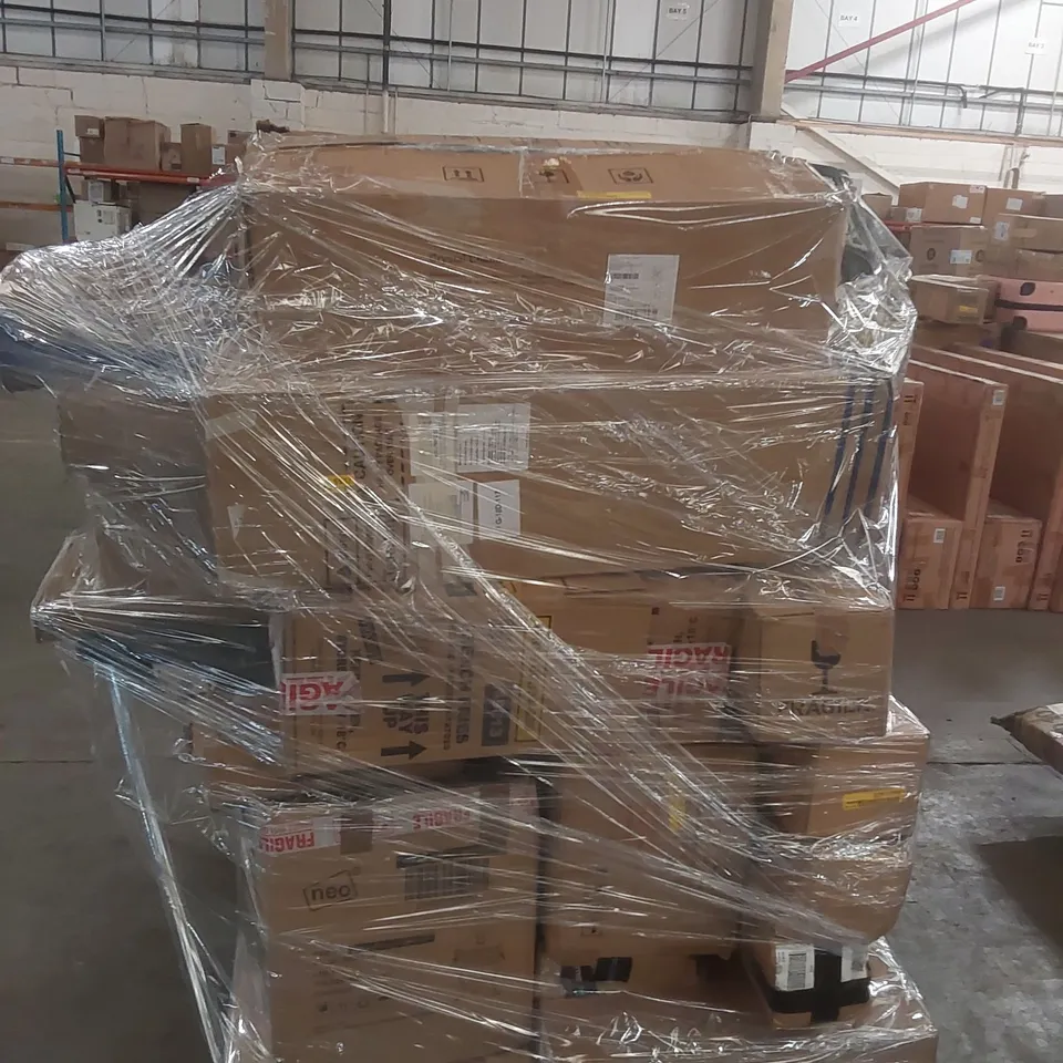 PALLET CONTAINING A LARGE QUANTITY OF ASSORTED ITEMS INCLUDING: NEO KAMADO BBQ GRILLS, NEO TUBE TENTS, CRYSTAL CHANDELIER ECT