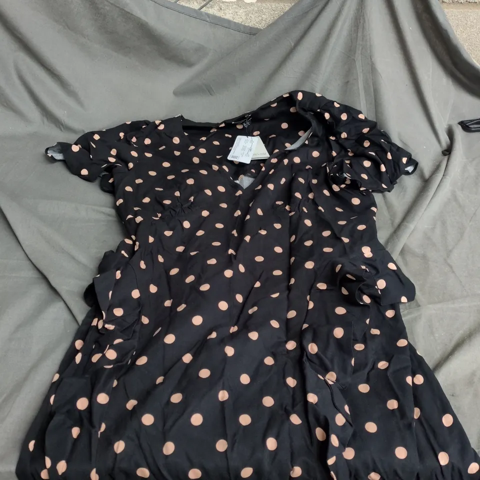 NOBODY'S CHILD LYNDSEY MIDI DRESS BLACK SPOT – UK 18