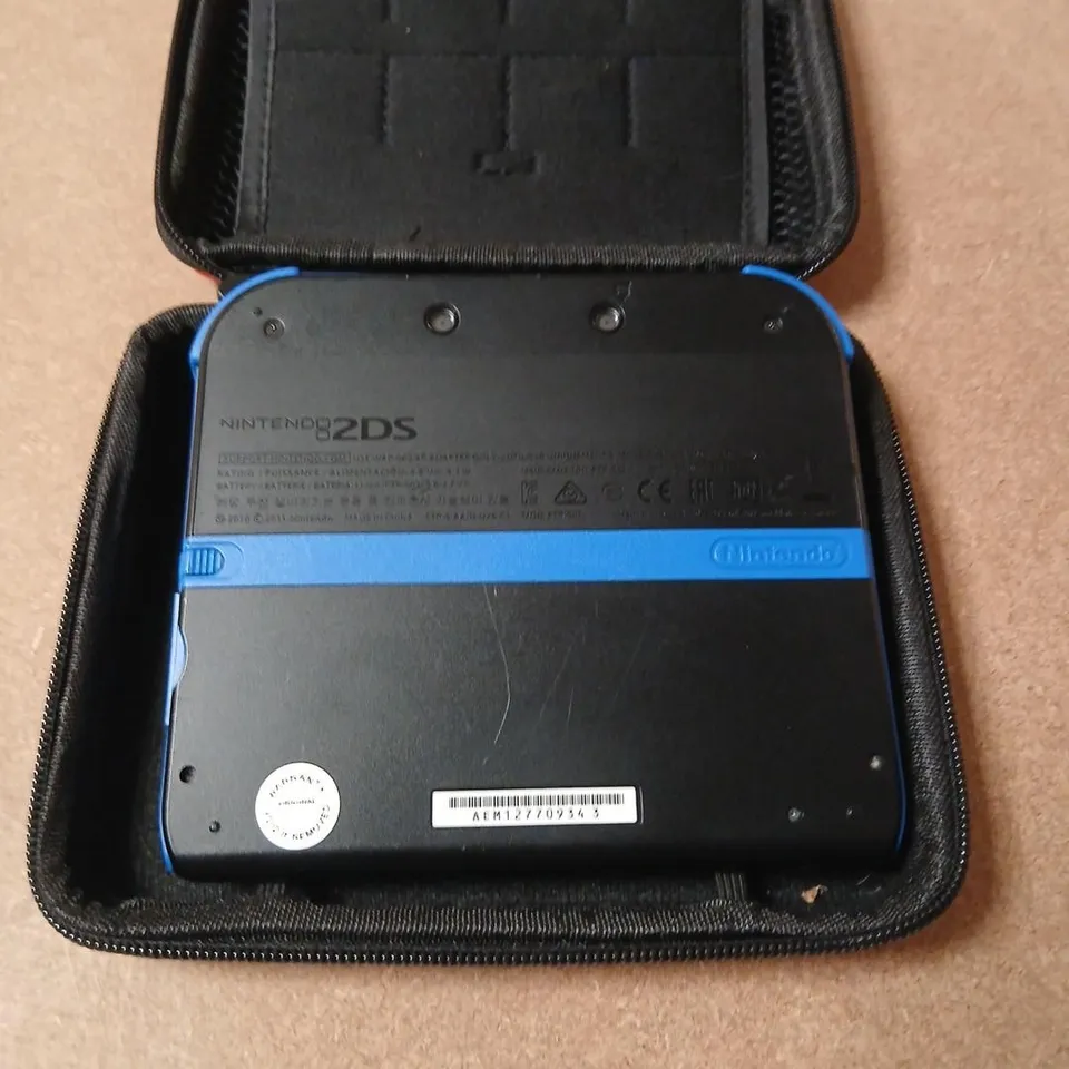 NINTENDO 2DS HANDHELD CONSOLE – BLUE/BLACK WITH PROTECTIVE CASE