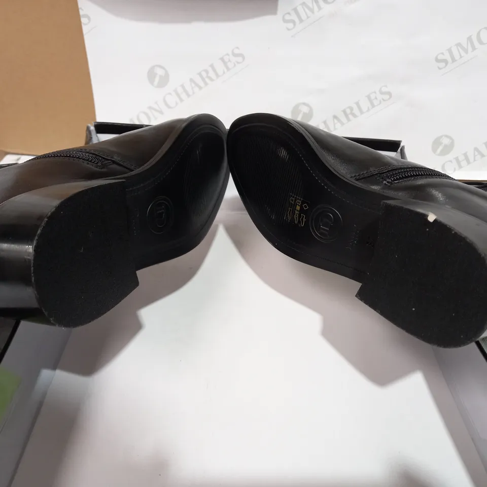 DUNE BLACK DOUBLE BUCKET KNEE HIGH BOOTS - SIZE 4