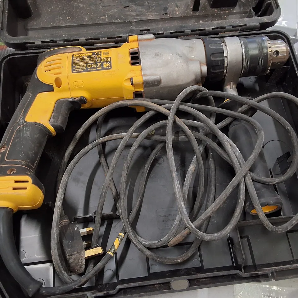 DEWALT 16MM 2-SPEED DRY DIAMOND DRILL WITH KEYED CHUCK