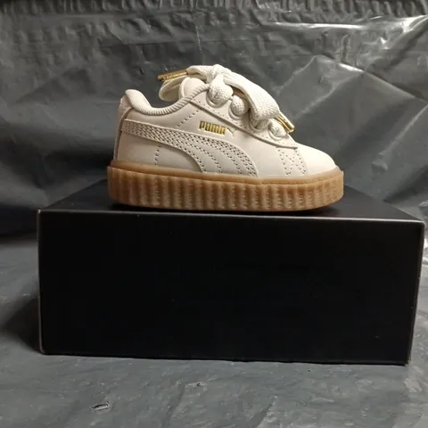BOXED PAIR OF PUMA CREEPER PHATTY NUBUCK INFANT SHOES IN OFF WHITE SIZE UK 4