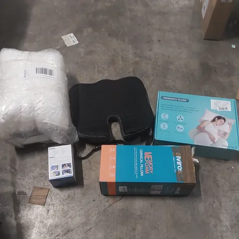 PALLET CONTAINING A VERY LARGE QUANTITY OF ASSORTED PILLOWS AND RELATED BEDDING/COMFORT PRODUCTS ECT