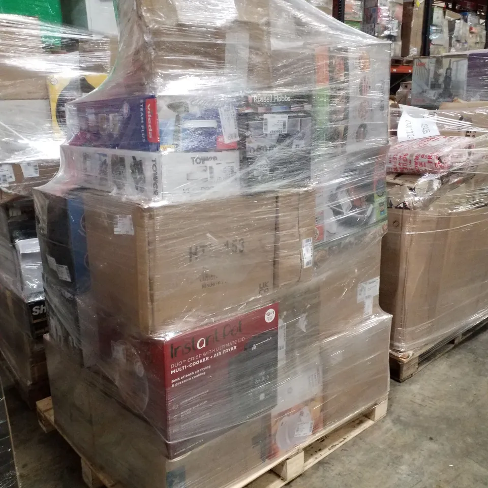 PALLET OF APPROXIMATELY 25 UNPROCESSED RAW RETURN HOUSEHOLD AND ELECTRICAL GOODS TO INCLUDE;