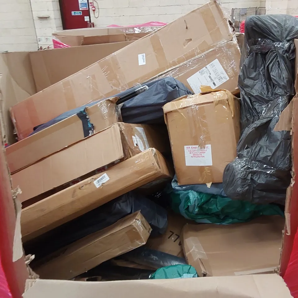 PALLET OF ASSORTED HOUSEHOLD ITEMS AND CONSUMER PRODUCTS TO INCLUDE; PLAYPEN, THROW, SCOOTER, CAMPING ITEMS, BOXED FURNITURE ETC