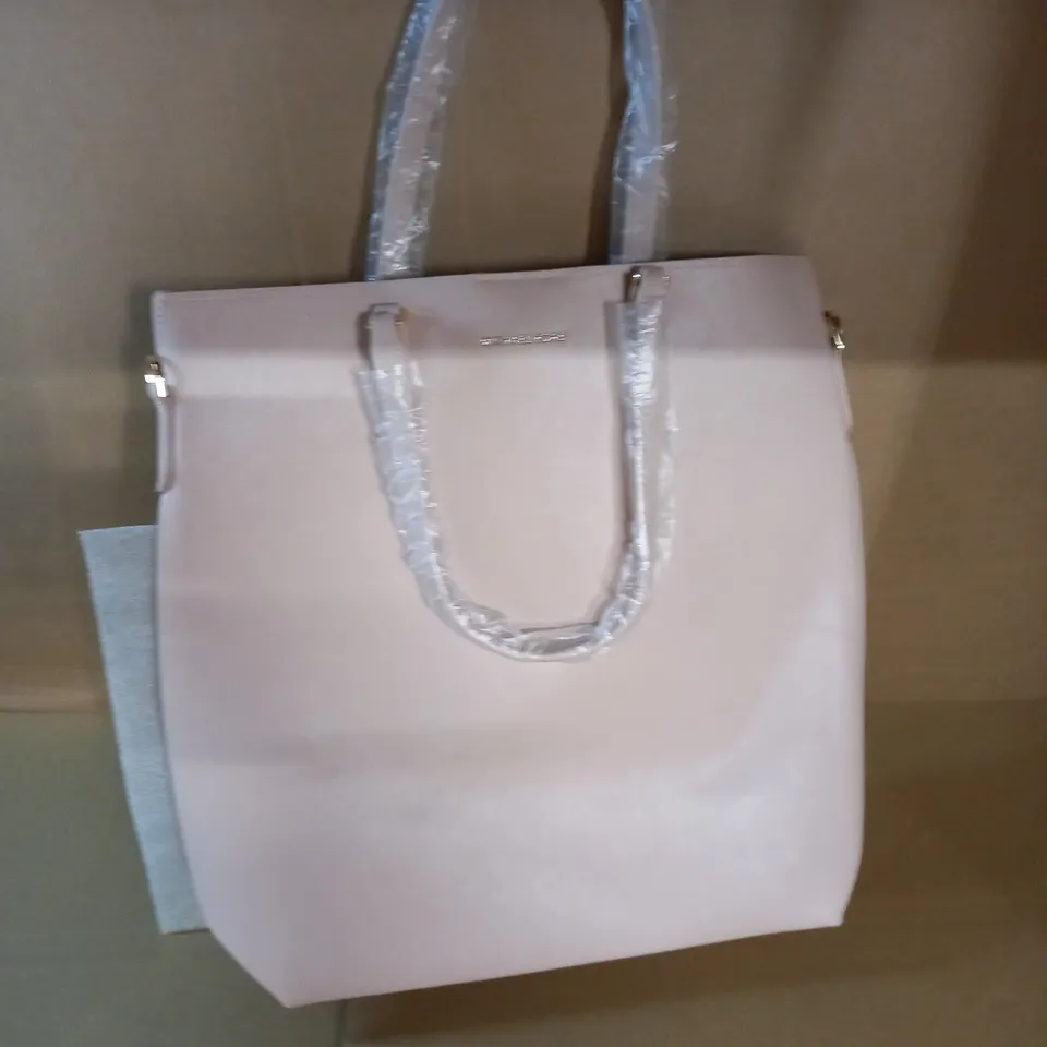 MICHAEL KORS TRAVEL TOTE BAG IN PALE PINK