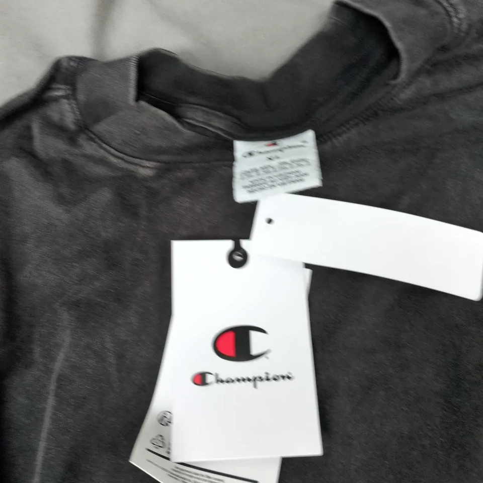 CHAMPION T‑SHIRT – CHARCOAL/BLACK WITH CHEST LOGO LARGE