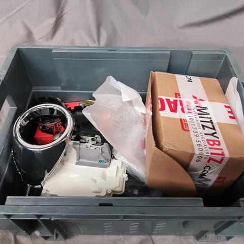 APPROXIMATELY 8 ASSORTED VEHICLE PARTS & ACCESORIES 