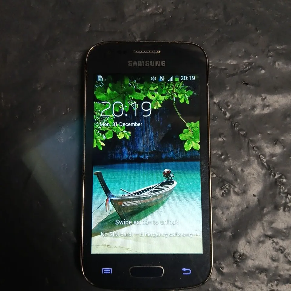 SAMSUNG GALAXY ACE 3 