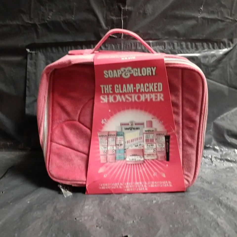 SOAP & GLORY THE GLAM-PACKED SHOWSTOPPER SET