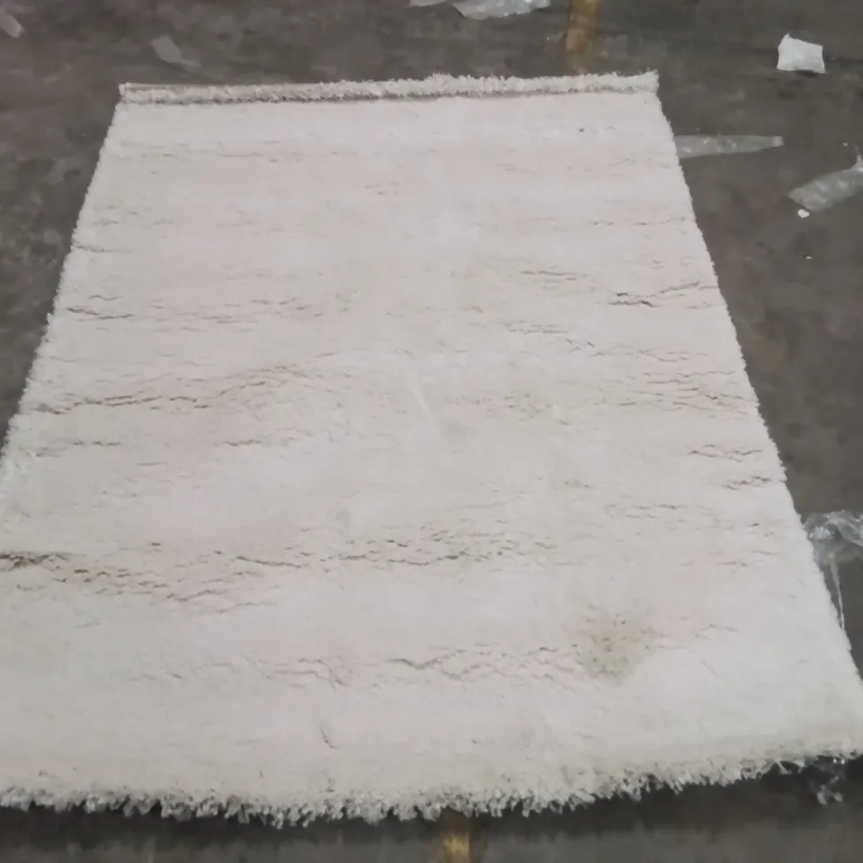 QUALITY DESIGNER AREA RUG - APPROXIMATELY 227X160