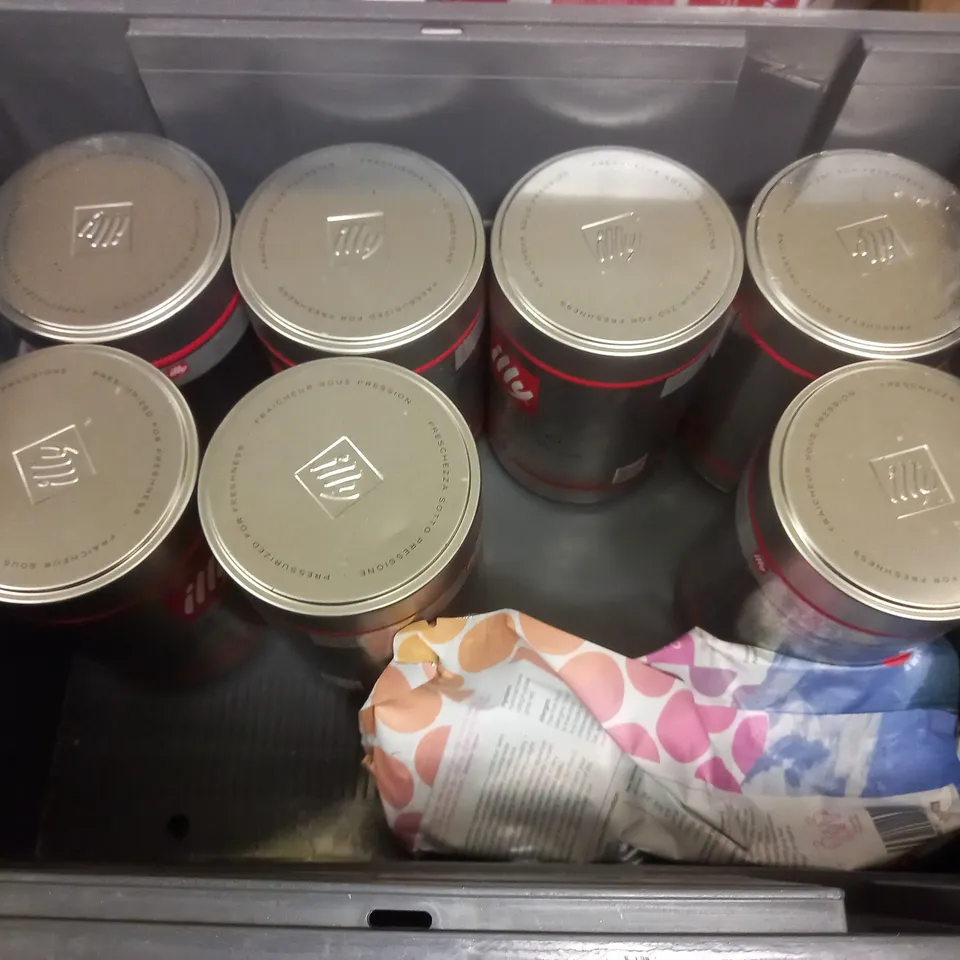 BOX OF APPROX 11 ASSORTED FOOD ITEMS TO INCLUDE - PRIME GLOWBERRY - WILL POWER MCT KETO POWDER - ILLY CLASSICO COFFEE ECT